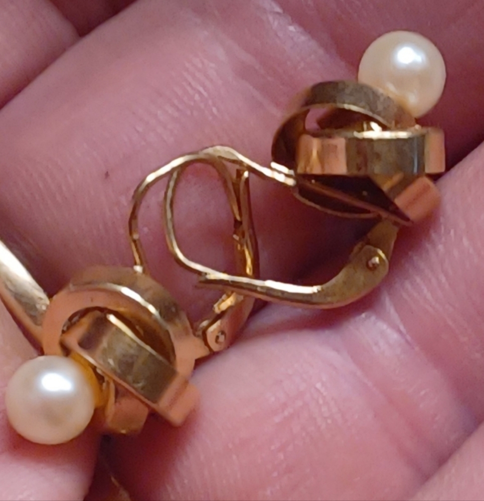 Solid 14K Yellow Gold And Pearl Leaverback Earrings.